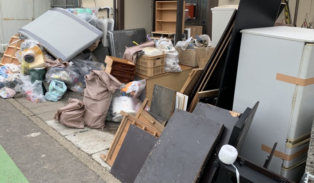仙台市のF様から、納屋の片付けを依頼されました。